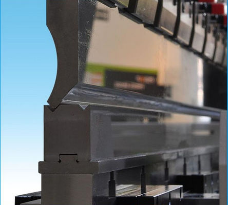 주문 42CrMo LVD 프레스 브레이크 툴링 3.2M 길이 강판 벤딩 하단 다이 online manufacture