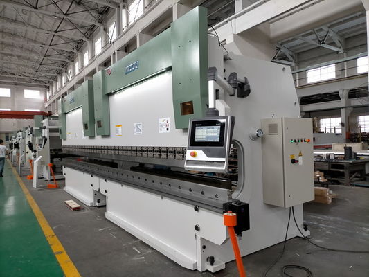 주문 6000mm 벤딩 길이 CNC 컨트롤러 및 5000kg 중량의 정밀 금속 성형용 블루 CNC 유압 프레스 브레이크 online manufacture