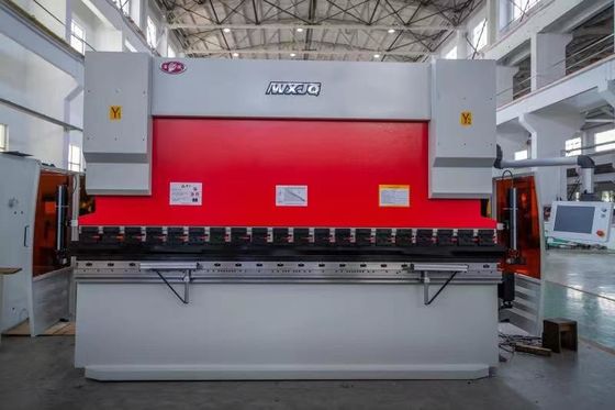 주문 135T 기계 CNC 수압 압축 브레이크 기계 3200mm 굽기 길이 online manufacture