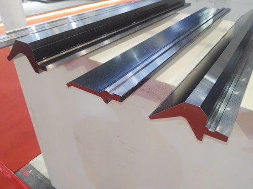 주문 125ton Press Brake Toolings American Precision up Punching & bottom Die In 415 Segment online manufacture