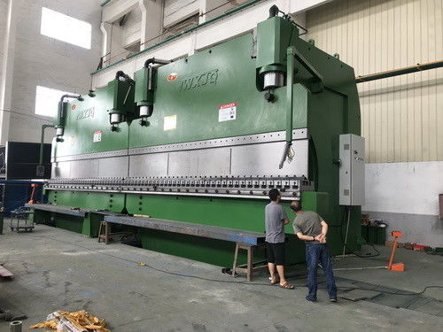 주문 Hydraulic Tandem Press Brake with Throat Depth 200mm-1600mm Max Pressure 40-3000 Tons and Max Speed 70-180 m/min online manufacture