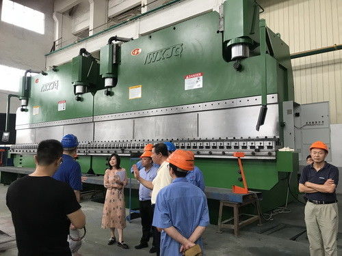 주문 Tandem Press Brake with Max Open Height 300-1500 Mm, Table Length 2000-12000 Mm, and Max Bending Angle 30-180 Degrees online manufacture