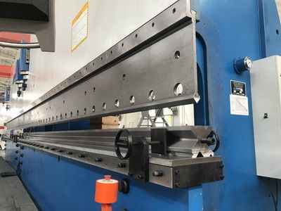 주문 Tandem Press Brake with Back Gauge Accuracy 0.02 Mm Throat Depth 200mm to 1600 Mm and Table Width 200 to 800 Mm online manufacture