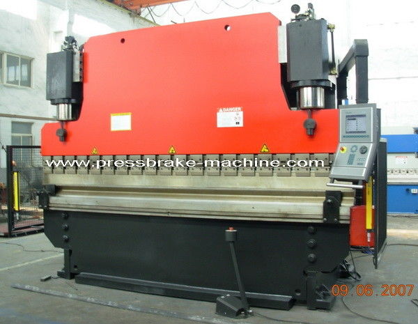 7000KG 금속 잎 압축 브레이크 PLC 제어 시스템 1 년