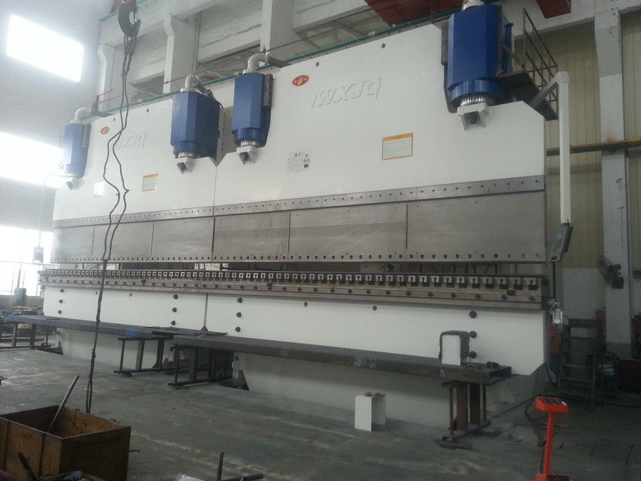 자동 1300T CNC 탕덤 수압 압축 브레이크 415V / 50Hz 굽기 길이 20 미터