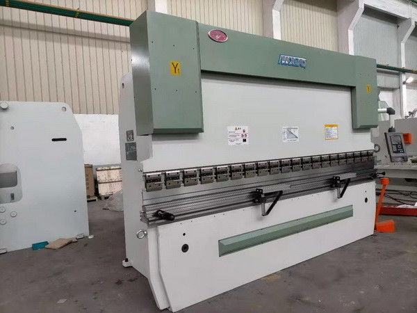 125T 힘 CNC 수압 압축 브레이크 WE67K125/3200 금속 제조