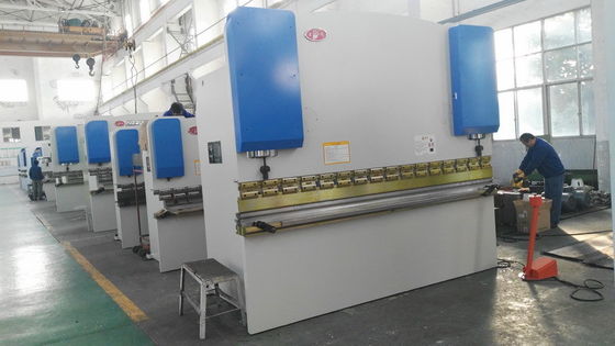 7.5KW 모터 출력 PLC 제어 강판 절곡기 100-400T 압력 중장비 금속 절곡용