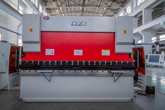 135T 기계 CNC 수압 압축 브레이크 기계 3200mm 굽기 길이